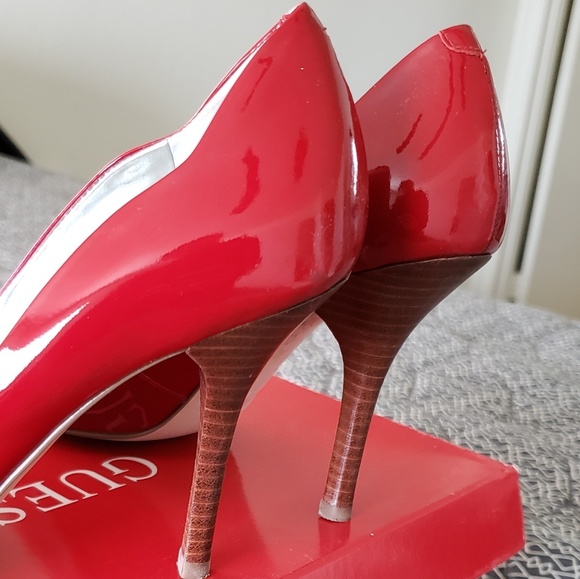 BLACK FRIDAY ONLY Guess heels - Picture 2 of 8